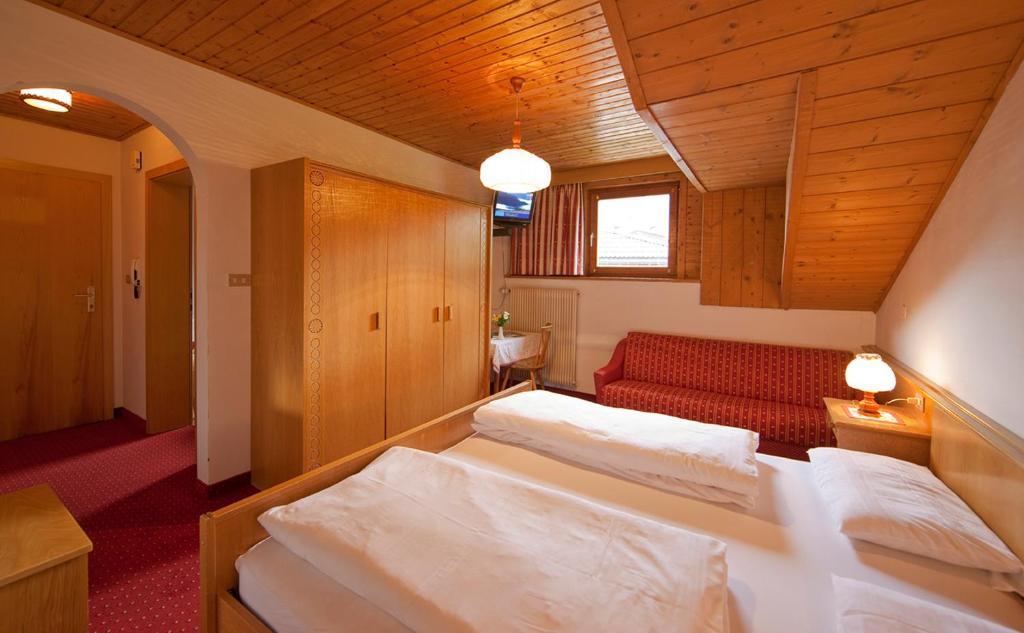 Hotel Rainegg Olang Habitación foto